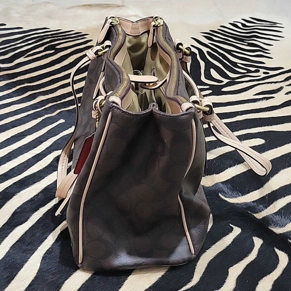 Coach Peyton Jordan Double Zip Carryall | Signature Monogram | F26187